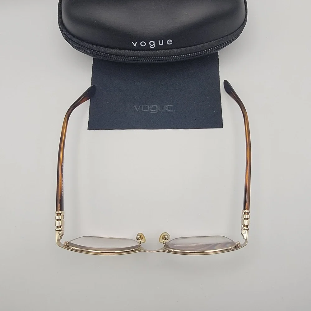 Vogue brand style